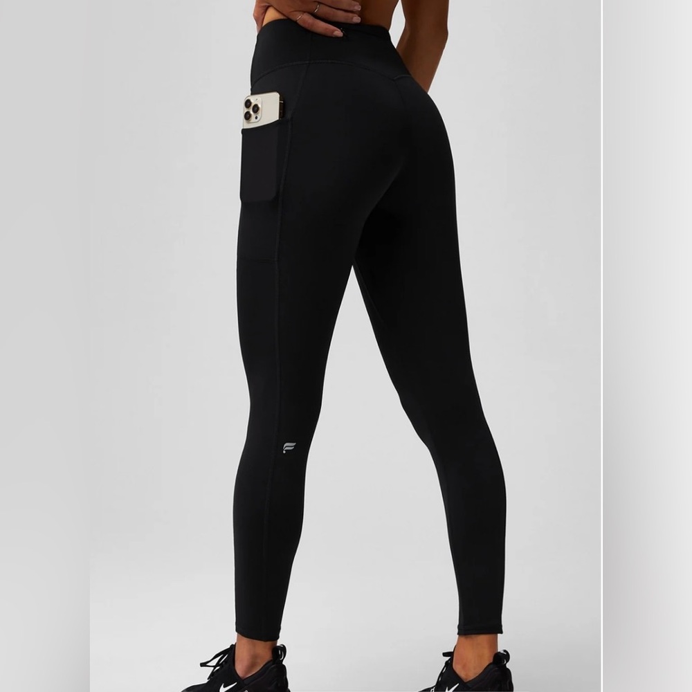NWT Fabletics Anywhere High-Waisted Utility Leggings Size M Black